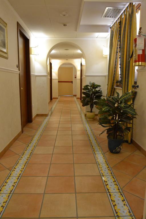 Villa Luigi Hotel & Restaurant Nuova Gestione Villa Rosa Di Martinsicuro Ngoại thất bức ảnh