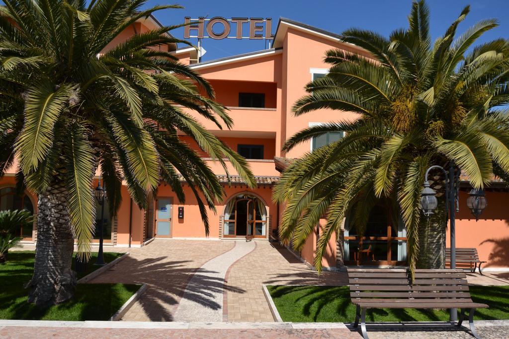 Villa Luigi Hotel & Restaurant Nuova Gestione Villa Rosa Di Martinsicuro Ngoại thất bức ảnh