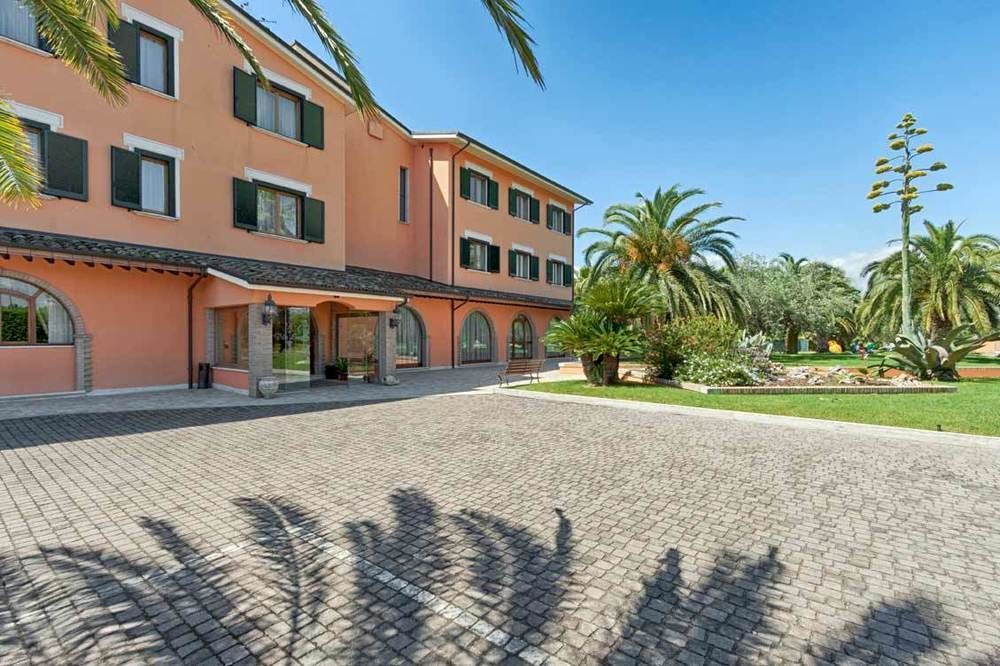 Villa Luigi Hotel & Restaurant Nuova Gestione Villa Rosa Di Martinsicuro Ngoại thất bức ảnh