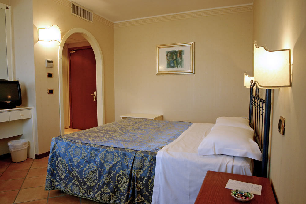 Villa Luigi Hotel & Restaurant Nuova Gestione Villa Rosa Di Martinsicuro Ngoại thất bức ảnh