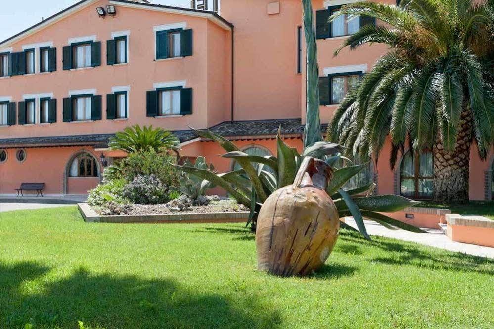 Villa Luigi Hotel & Restaurant Nuova Gestione Villa Rosa Di Martinsicuro Ngoại thất bức ảnh