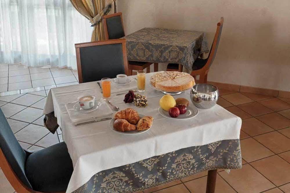 Villa Luigi Hotel & Restaurant Nuova Gestione Villa Rosa Di Martinsicuro Ngoại thất bức ảnh