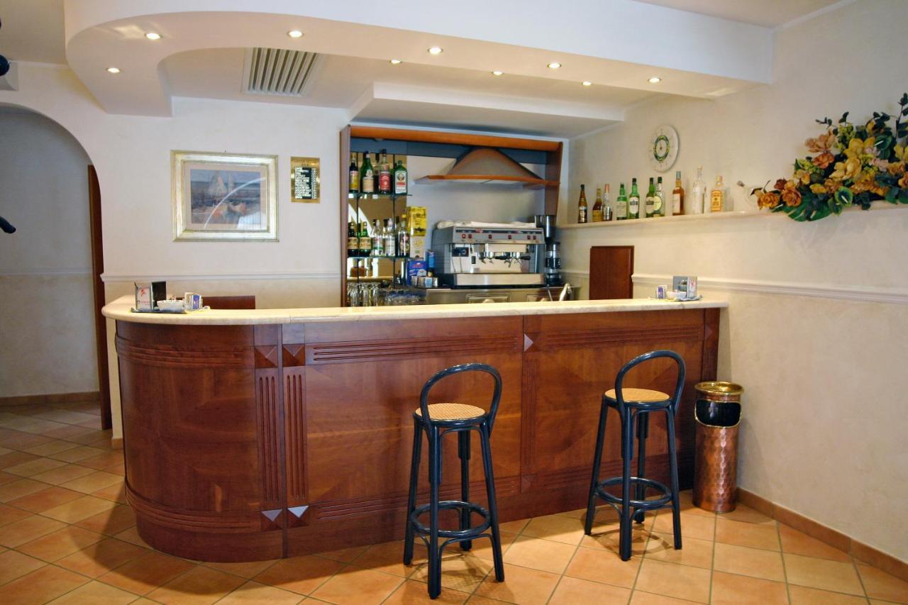 Villa Luigi Hotel & Restaurant Nuova Gestione Villa Rosa Di Martinsicuro Ngoại thất bức ảnh